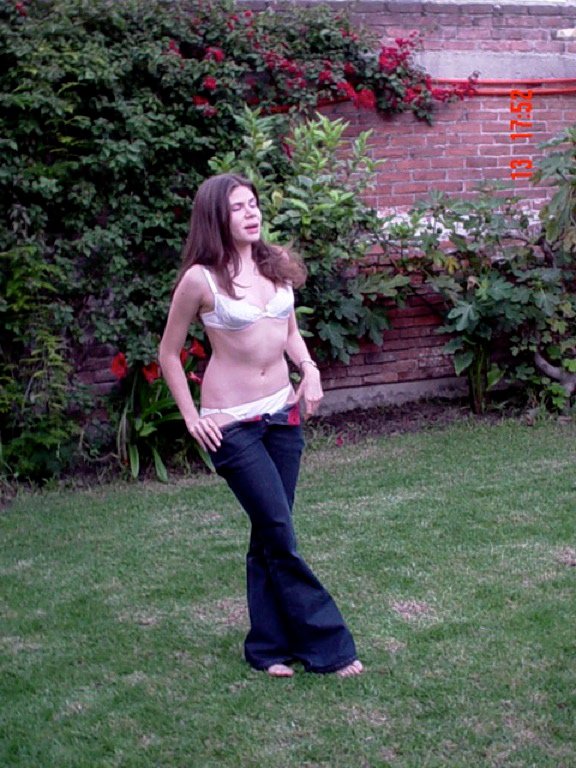 Laure 25 Escort La Chapelle-sur-Crécy