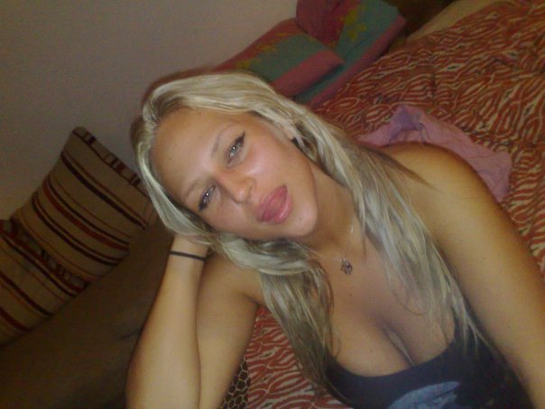 Eléonore 24 Escorte Longueval